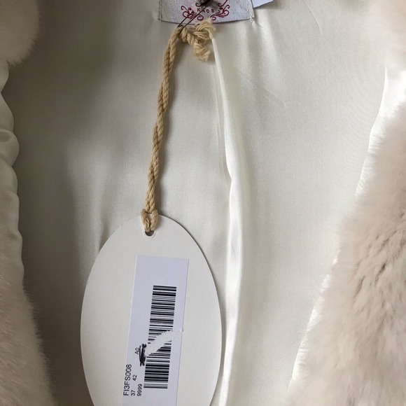 Blush coloured faux fur vest - Picture 5 of 8